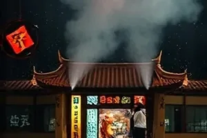 白昼的刻度里深夜写字楼窗户与层号指示牌的示意